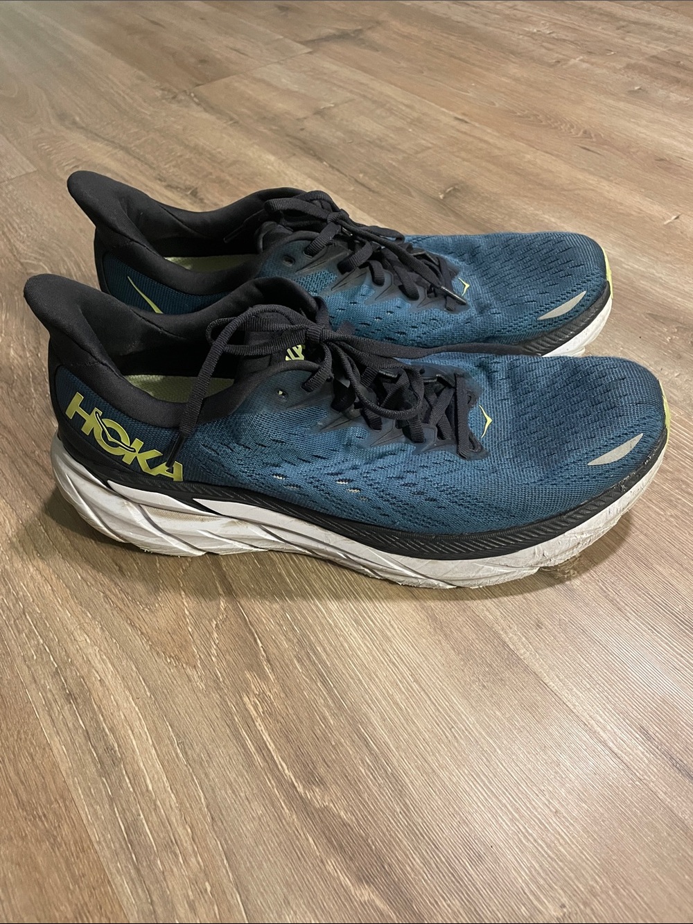 Hoka Men's Clifton 8 Teal and Black Athletic Shoes with Lime Accents Size 11 2e